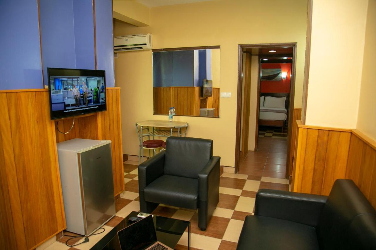 Yaahot Hotel Yaounde Luaran gambar
