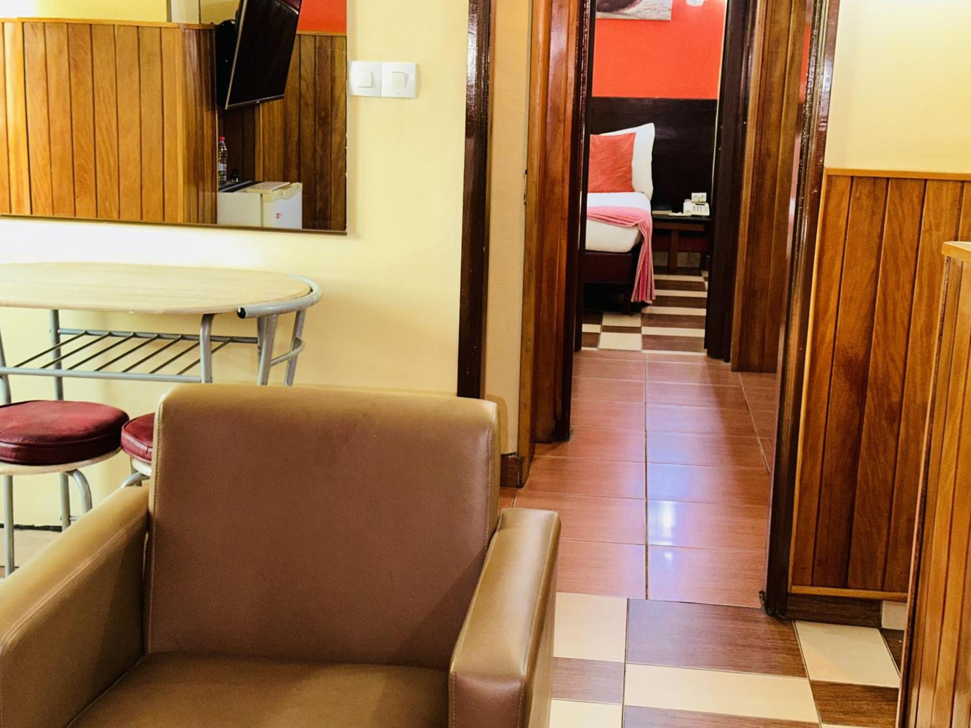Yaahot Hotel Yaounde Luaran gambar