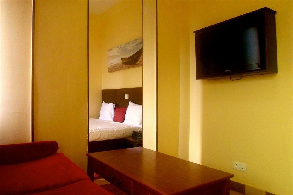 Yaahot Hotel Yaounde Luaran gambar