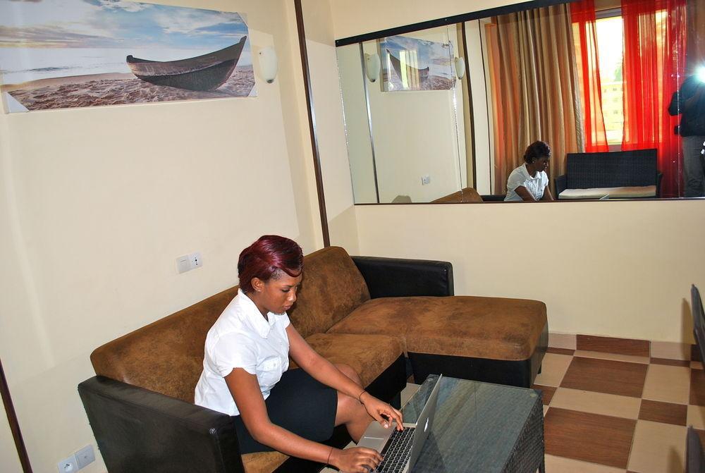Yaahot Hotel Yaounde Luaran gambar