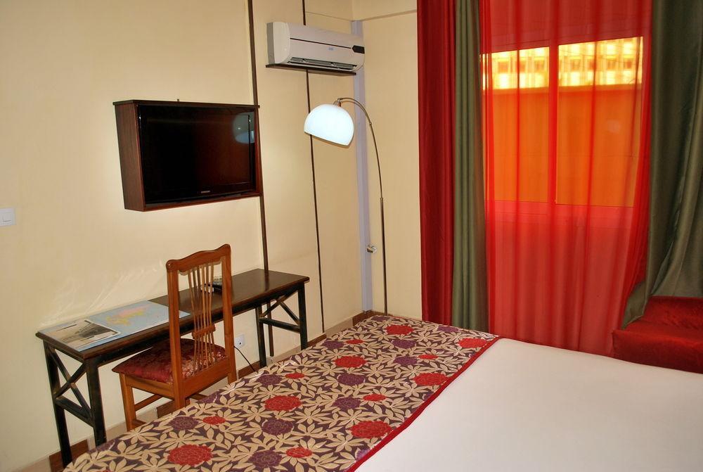 Yaahot Hotel Yaounde Luaran gambar