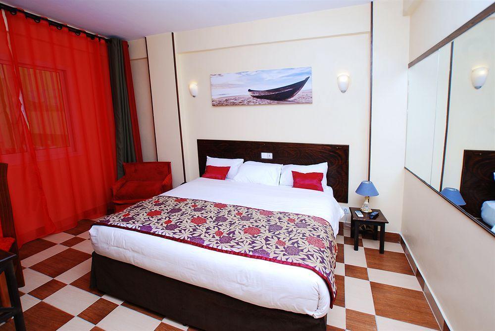Yaahot Hotel Yaounde Luaran gambar