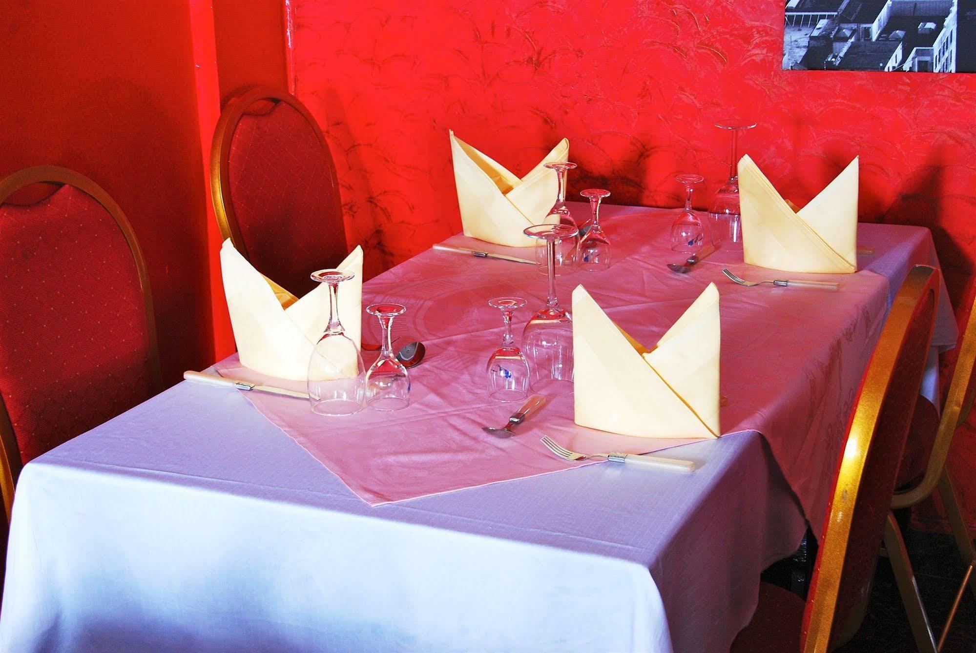 Yaahot Hotel Yaounde Luaran gambar