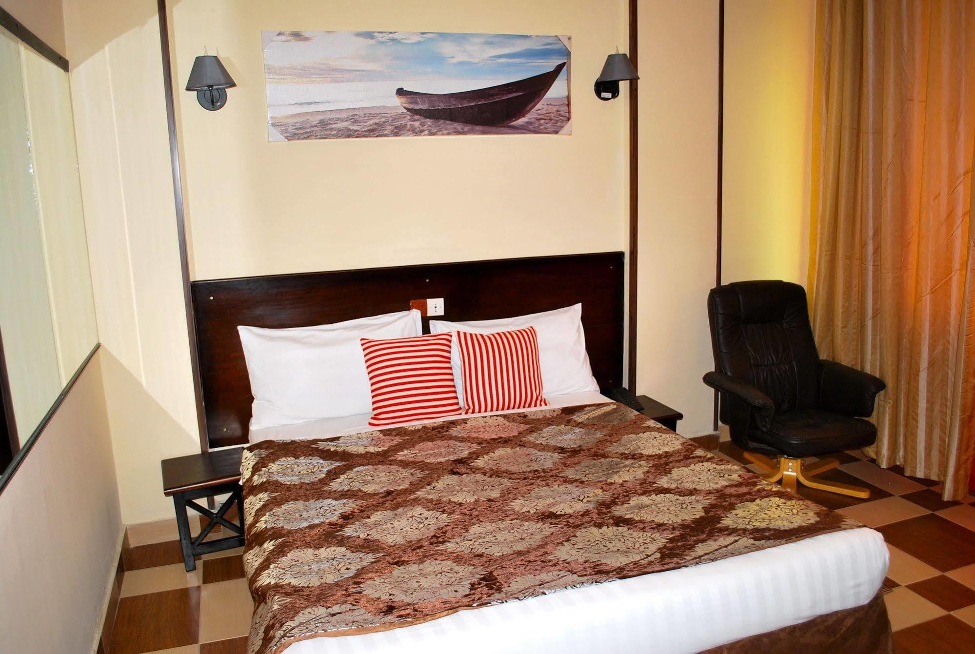 Yaahot Hotel Yaounde Luaran gambar